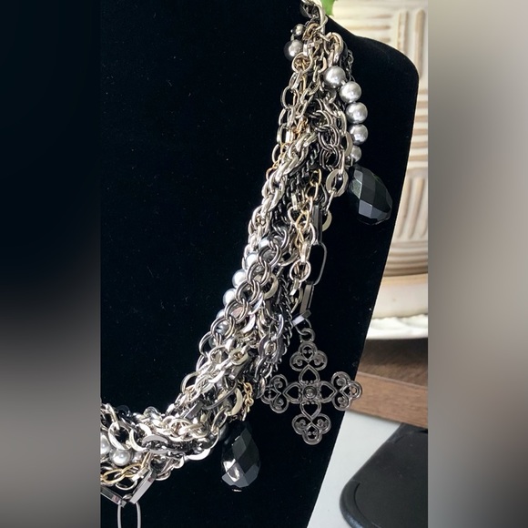 Twisted Chain & Pearl Necklace w/Charms & Pendant - Picture 5 of 9